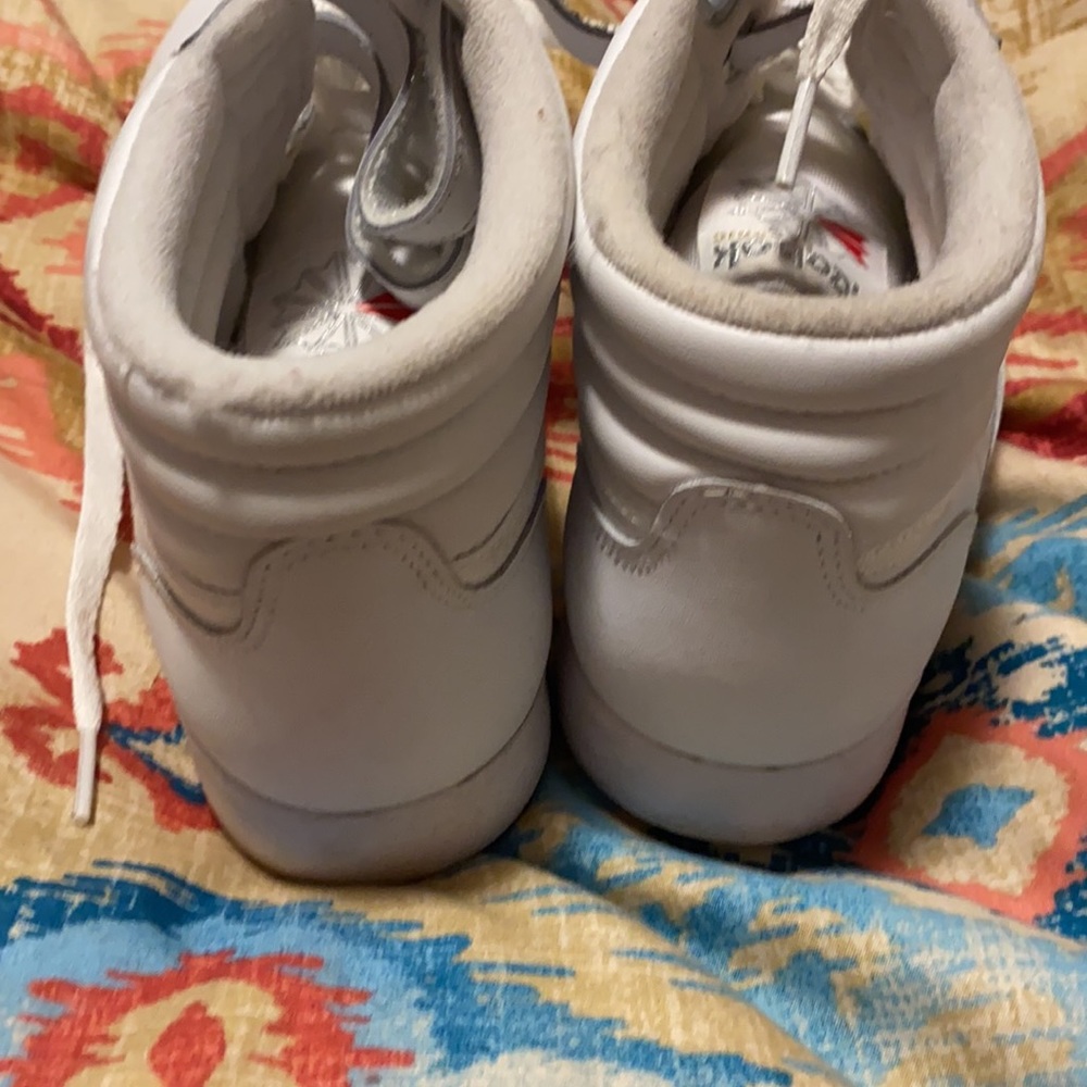 Barely used VINTAGE CLASSIC Reebok’s - Picture 3 of 6
